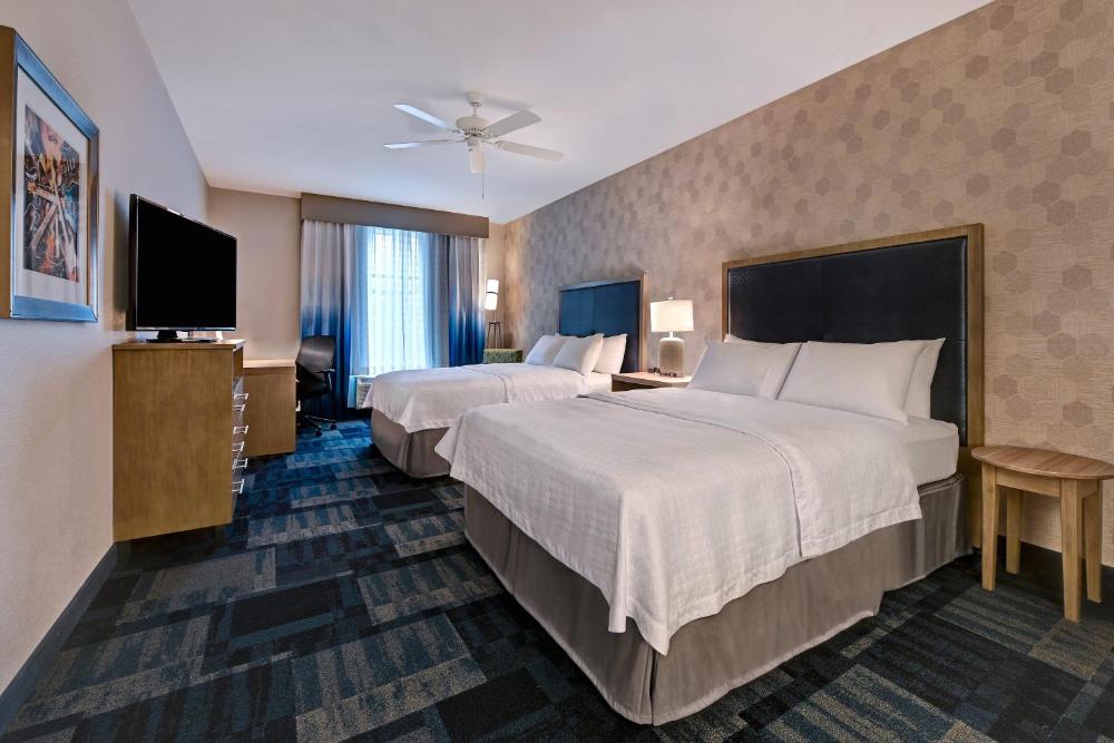 Queen Suite with Two Queen Beds - Hearing Access/Non-Smoking interior